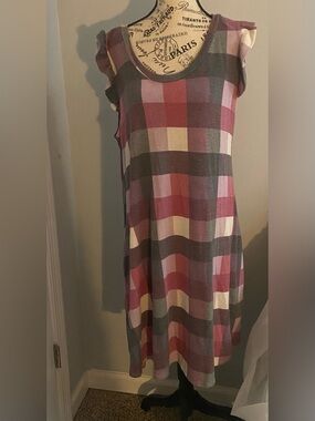 Cute ruffled sleeve dress